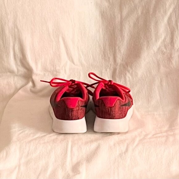 Nike Tanjun University Red/Black Lace-Up Athletic Shoes - Picture 3 of 11